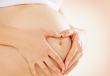 La depilación láser en el embarazo no es conveniente por temas de seguridad.